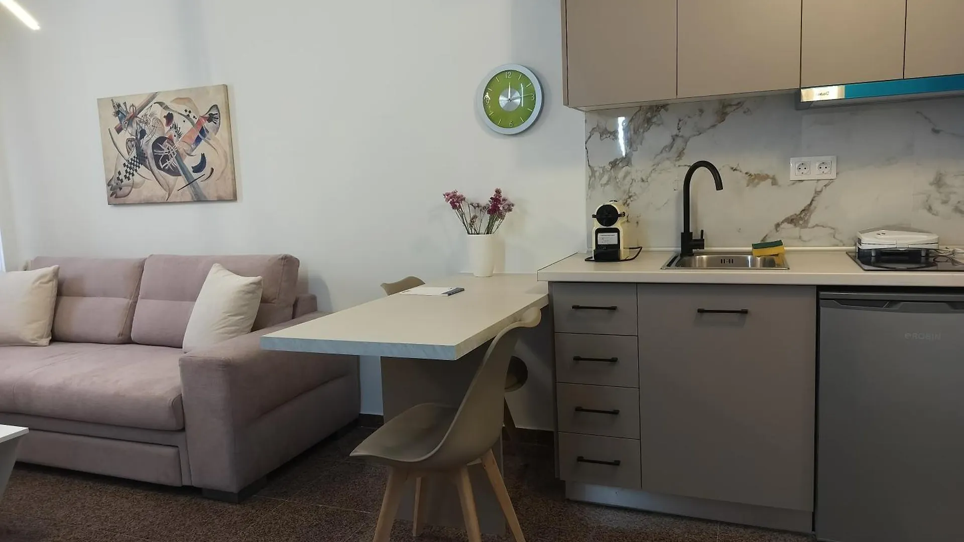 Stay Above The City - Explore Center By Foot Tsimiski - Ladadika Apartman